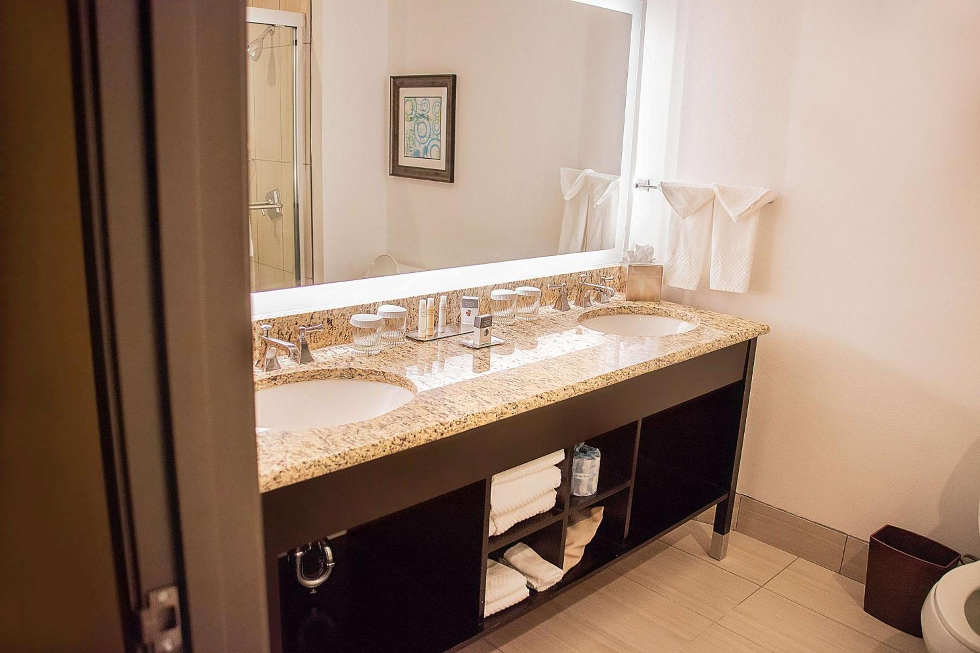 Doubletree By Hilton Mcallen Exterior foto