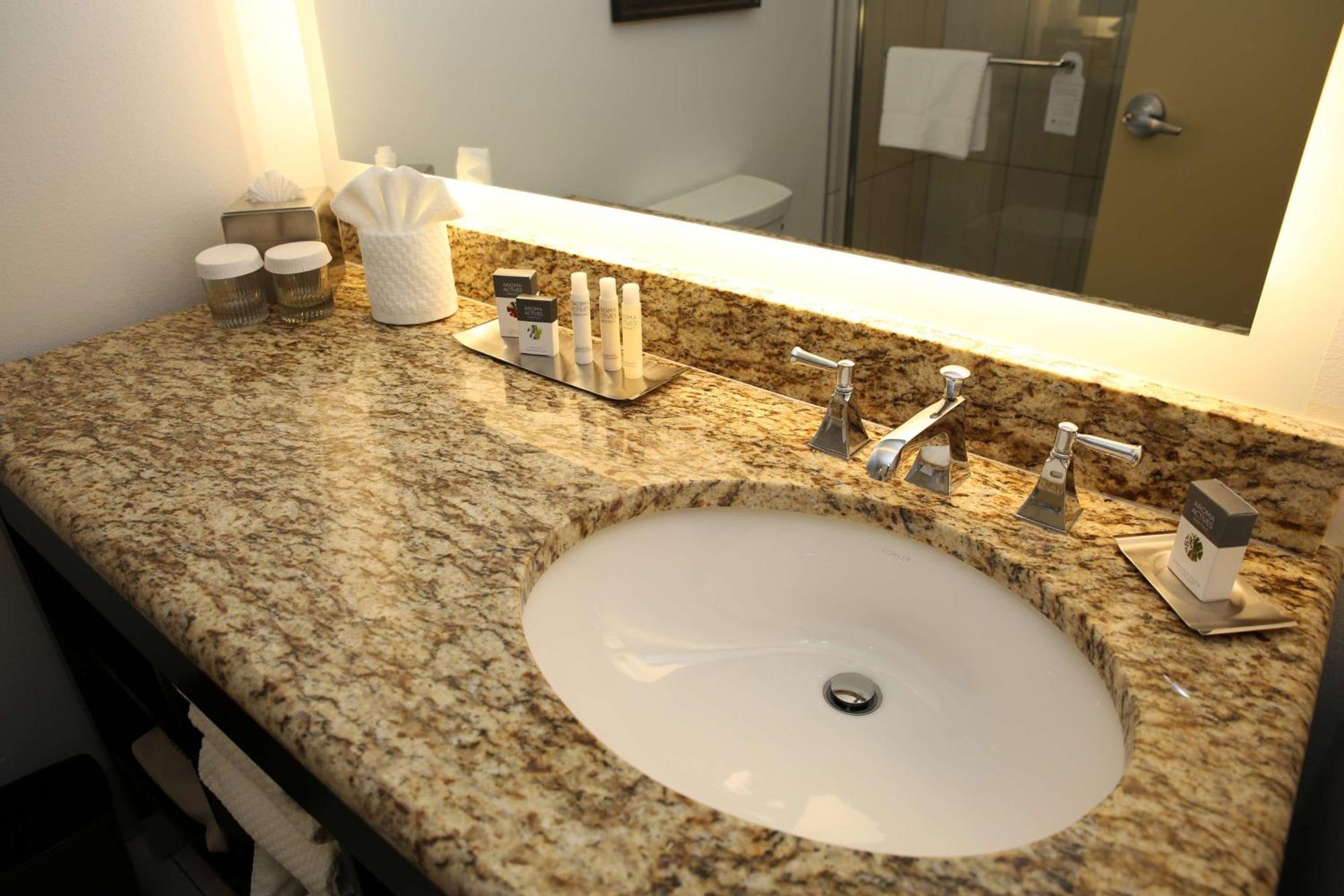 Doubletree By Hilton Mcallen Exterior foto
